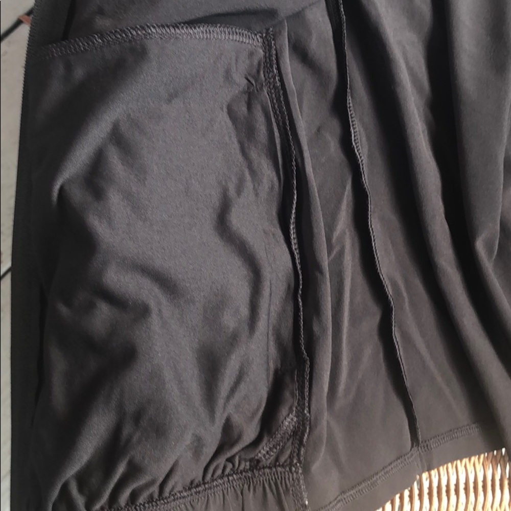 A jacket - Picture 5 of 5